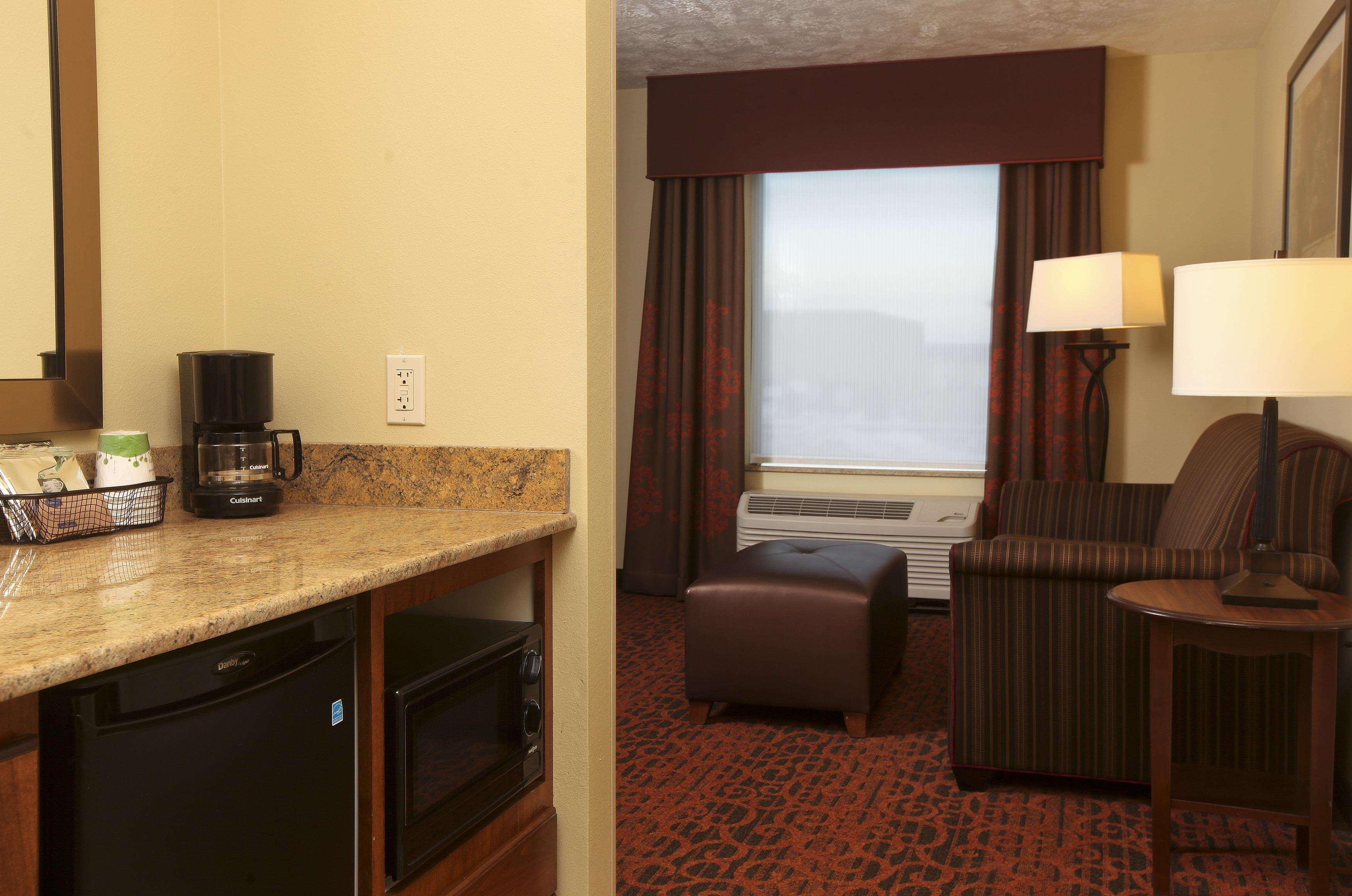 Hampton Inn & Suites Fargo Medical Center エクステリア 写真