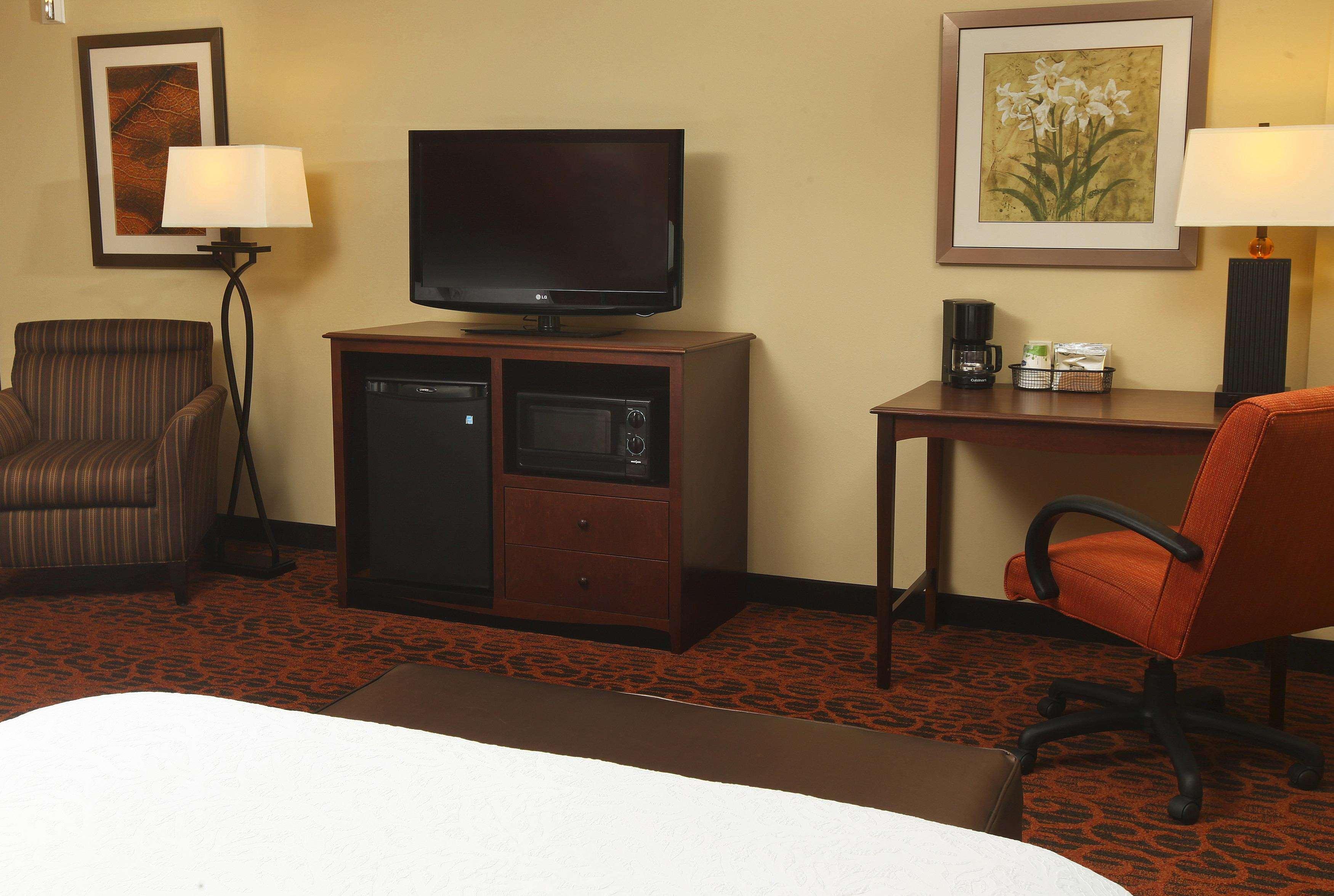 Hampton Inn & Suites Fargo Medical Center エクステリア 写真