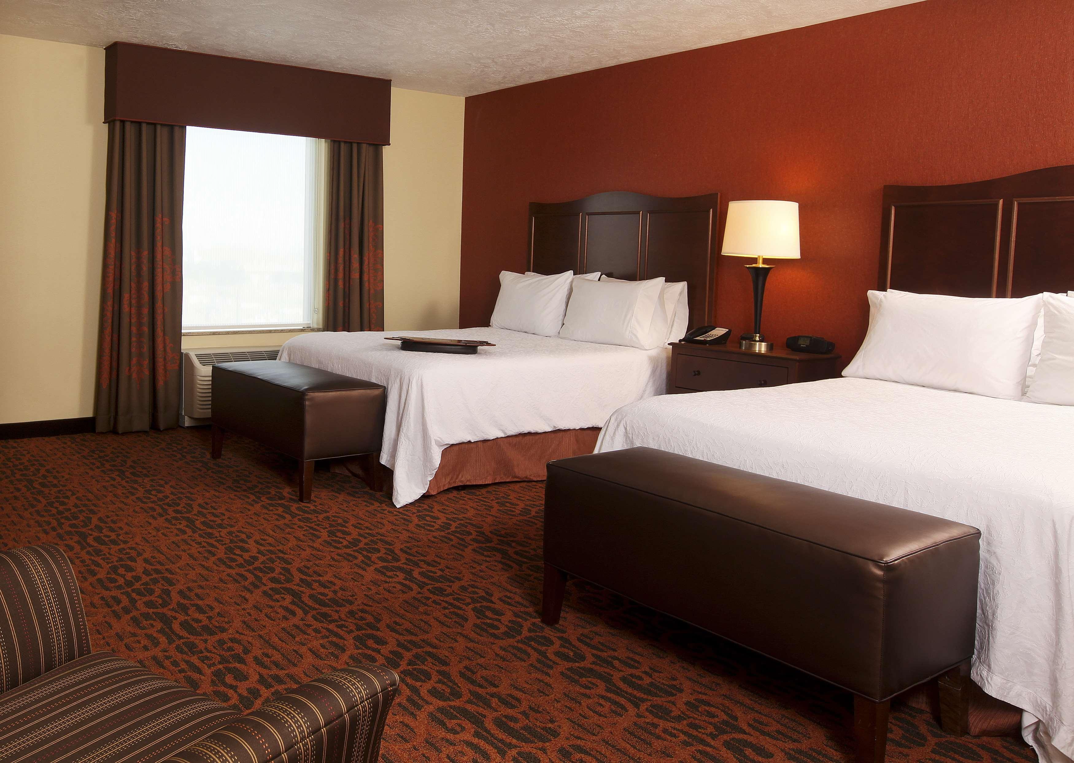 Hampton Inn & Suites Fargo Medical Center エクステリア 写真