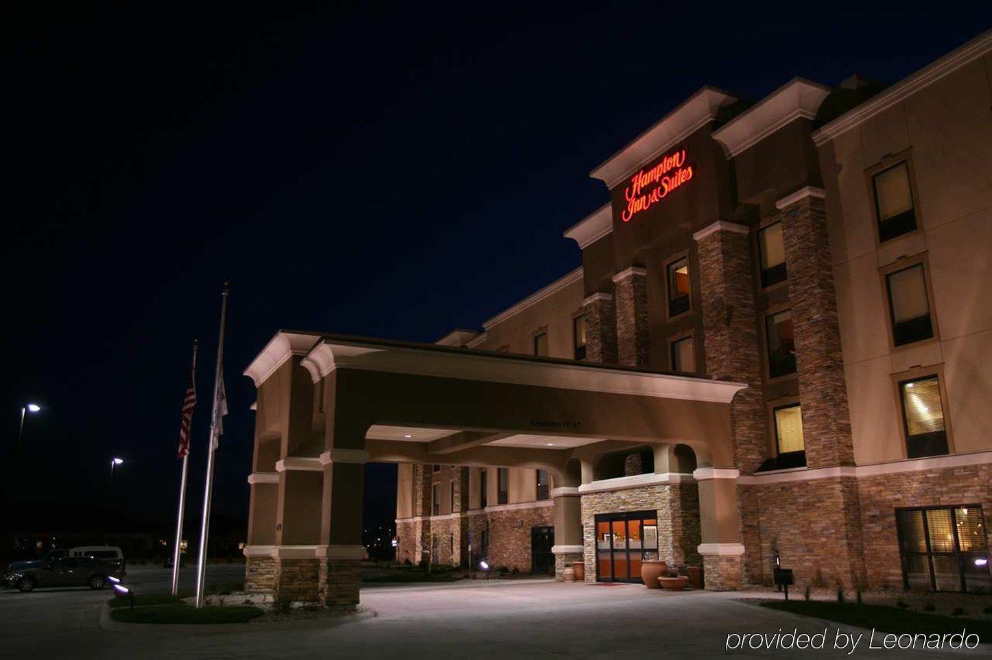 Hampton Inn & Suites Fargo Medical Center エクステリア 写真
