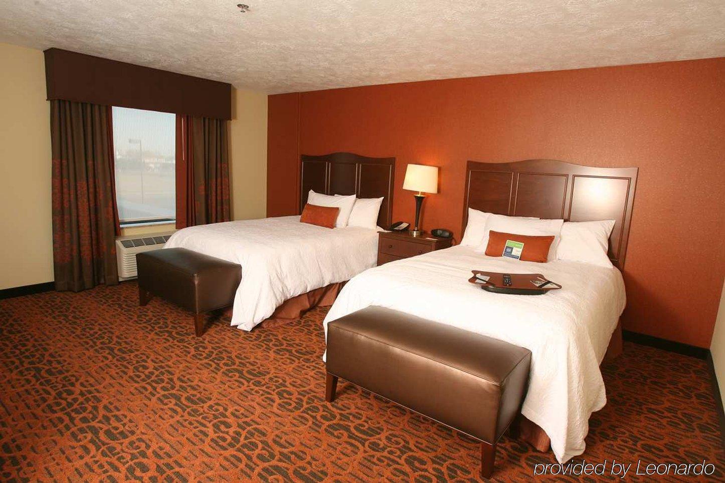Hampton Inn & Suites Fargo Medical Center エクステリア 写真